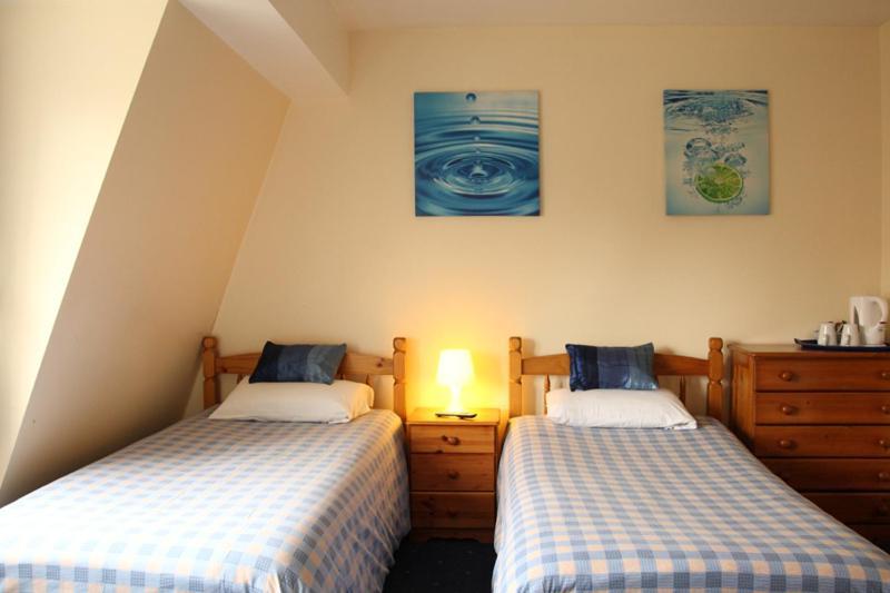 Whitehouse Guestrooms Отель Бристоль