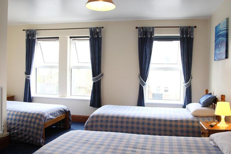 Whitehouse Guestrooms Отель